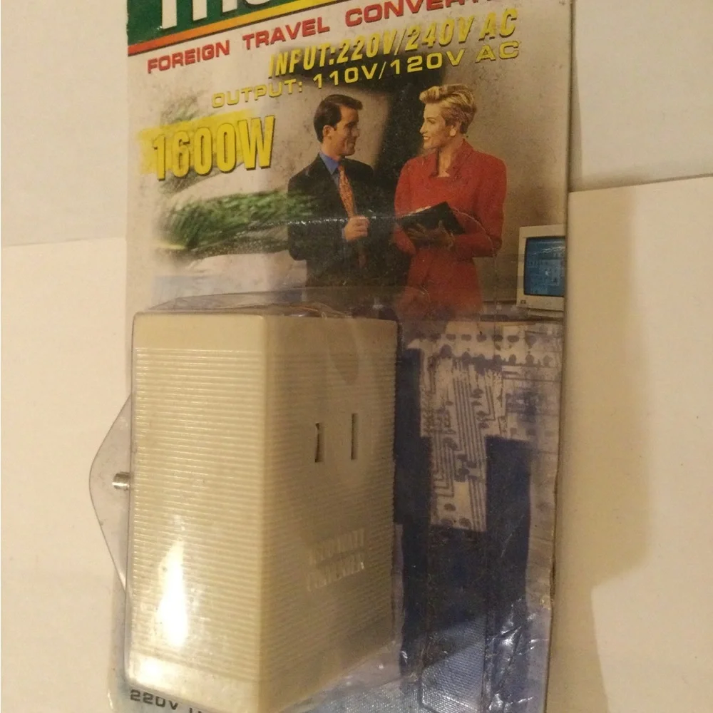 Trisonic Foreign Travel Converter 1600W Input 220/240V Output 110/120V NEW
